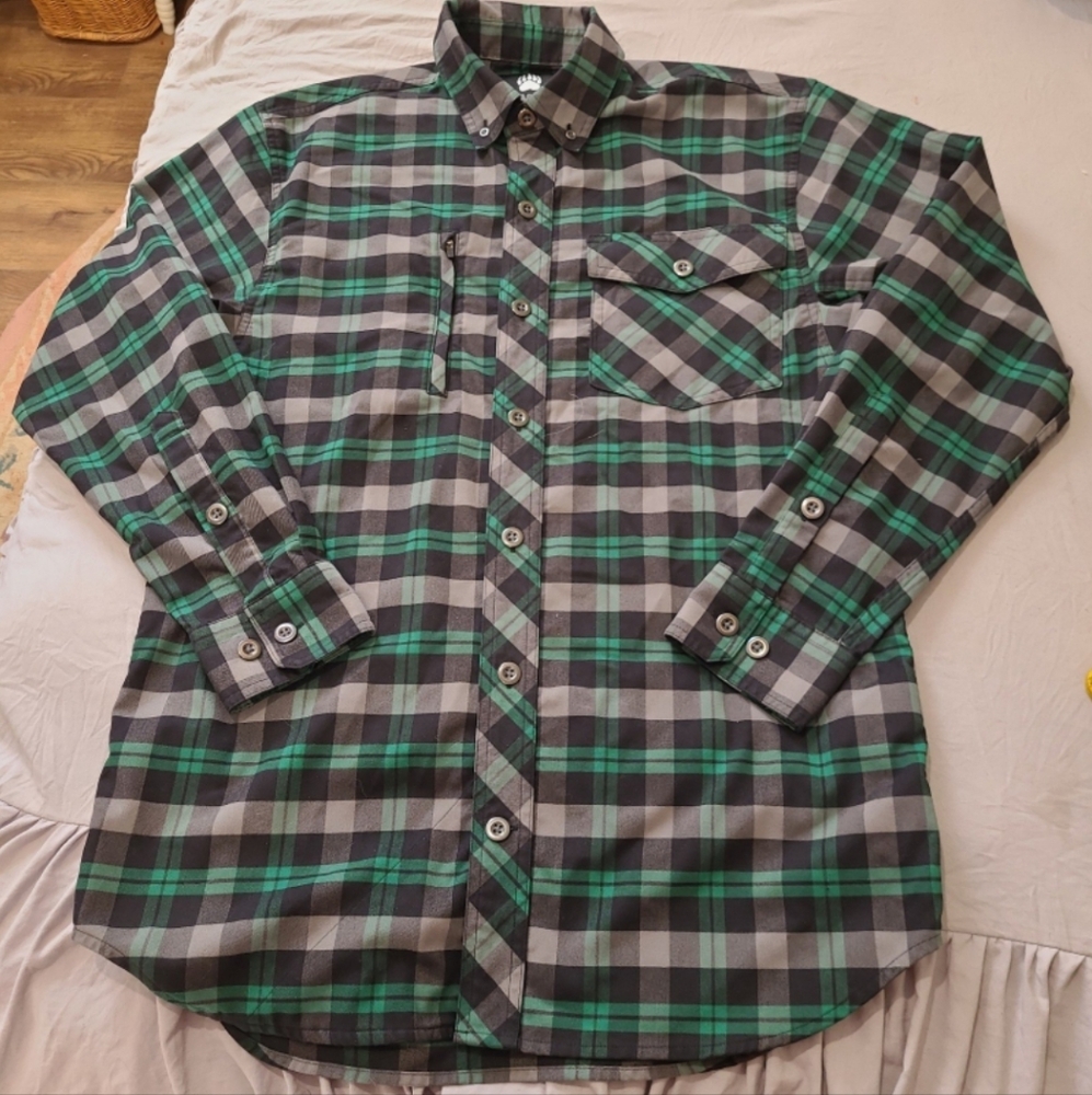 Duluth Trading Co. ALASKA Hardgear Men's SZ Sm. Green Plaid button down Shirt